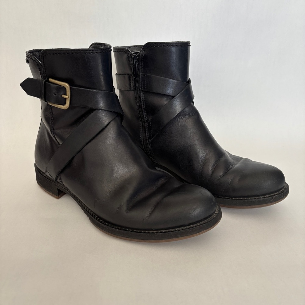 Ecco Women's Gore-Tex Side‎ Zip Black Leather buckle Ankle Boots size 38 US 7